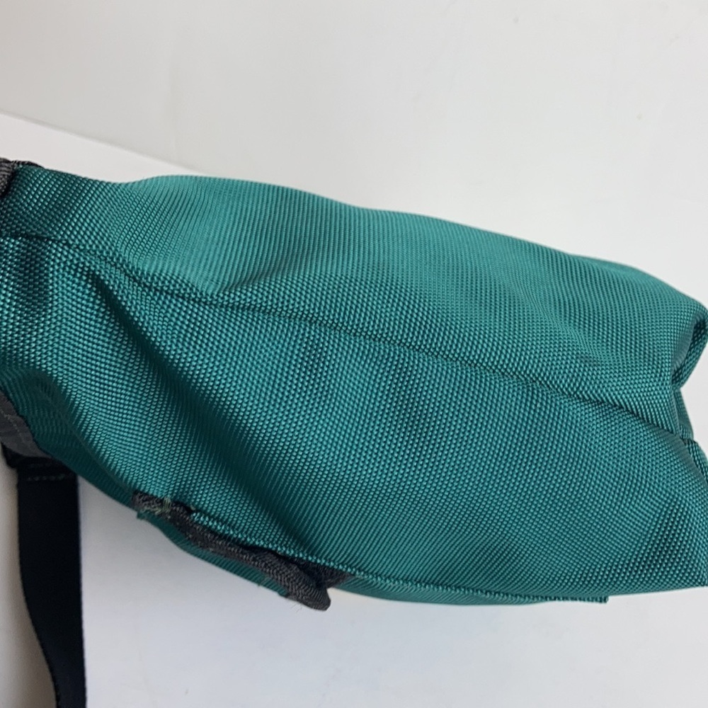 Zara green nylon crossbody fanny pack adjustable strap zip closure front pocket - Picture 5 of 16